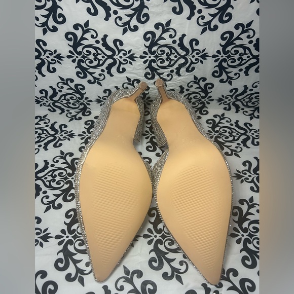 NWOT Silver Crystal Embellished Pumps - Picture 8 of 12